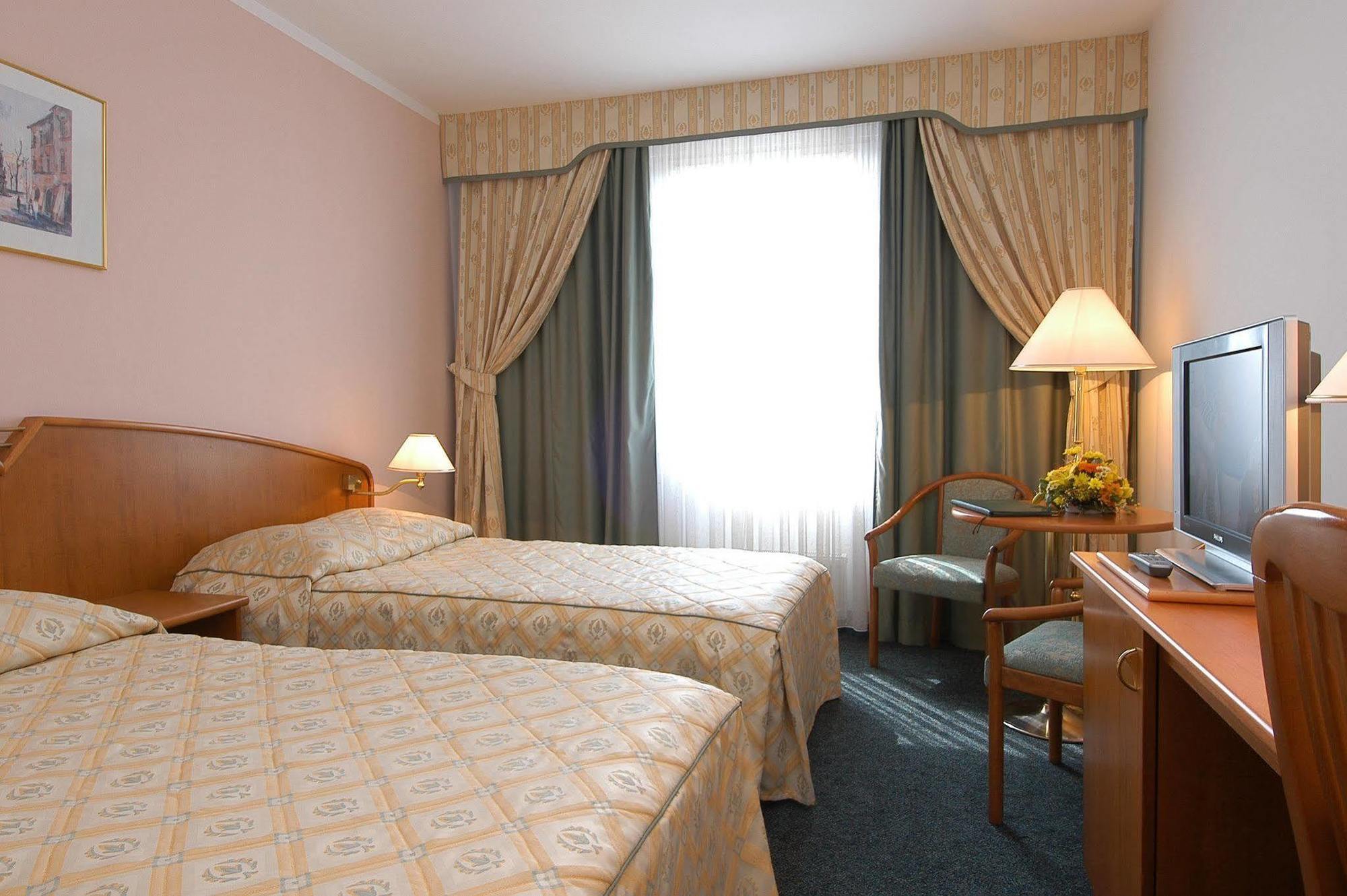 Plaza Prague Hotel - Czech Leading Hotels Exteriör bild